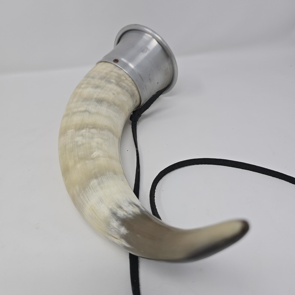 Vintage Collectible Hunting Bovine Horn Wine Drinking Cup Glass Bull Horn Chain - Picture 5 of 7